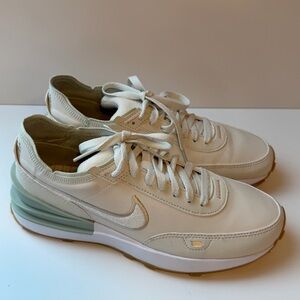 NEW Nike Waffle One SE - Sz women’s 8